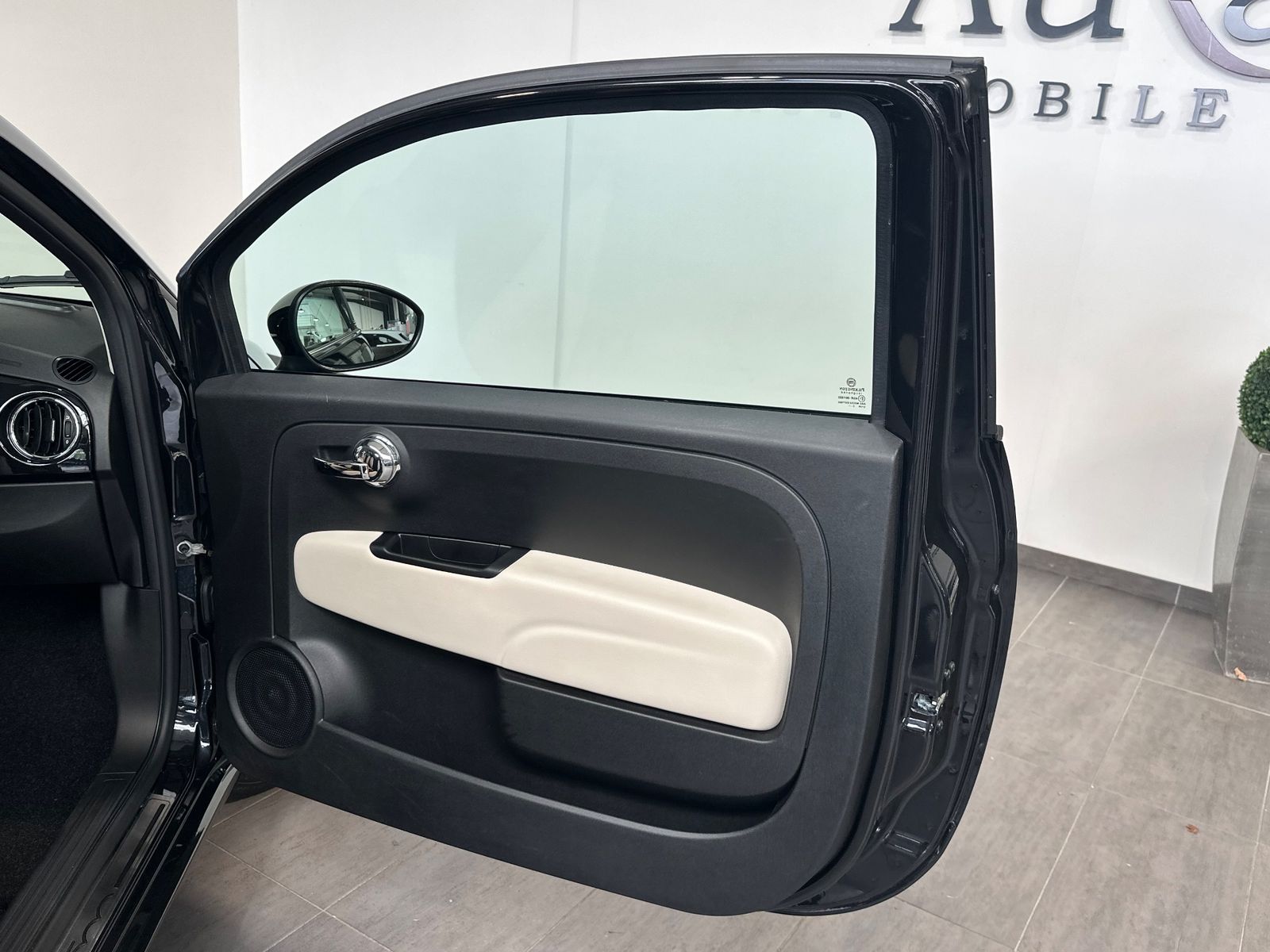Fahrzeugabbildung Fiat 500C 1.0 GSE Mild-Hybrid Dolcevita CARPLAY
