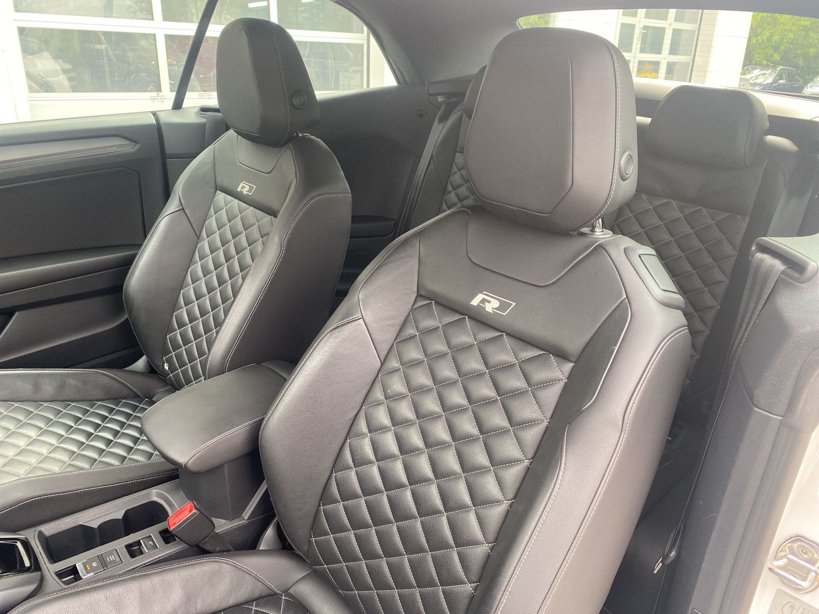 Volkswagen T-Roc - Bild 12