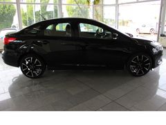 Fahrzeugabbildung Ford Focus Lim.18 Zoll,Alu,Sitzheizung,PDC,AHK