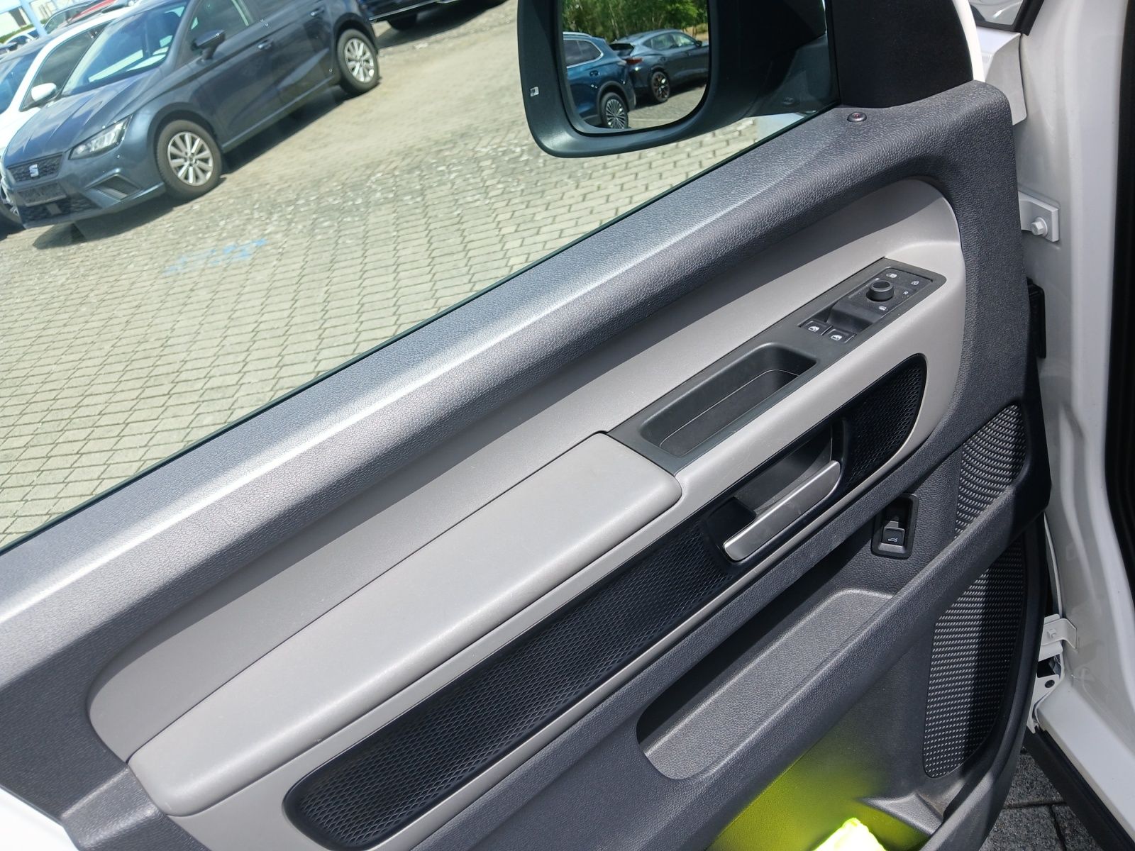 Fahrzeugabbildung Volkswagen ID.Buzz Cargo LED AHK NAVI RFK SH