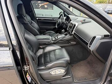 Porsche Cayenne - 12