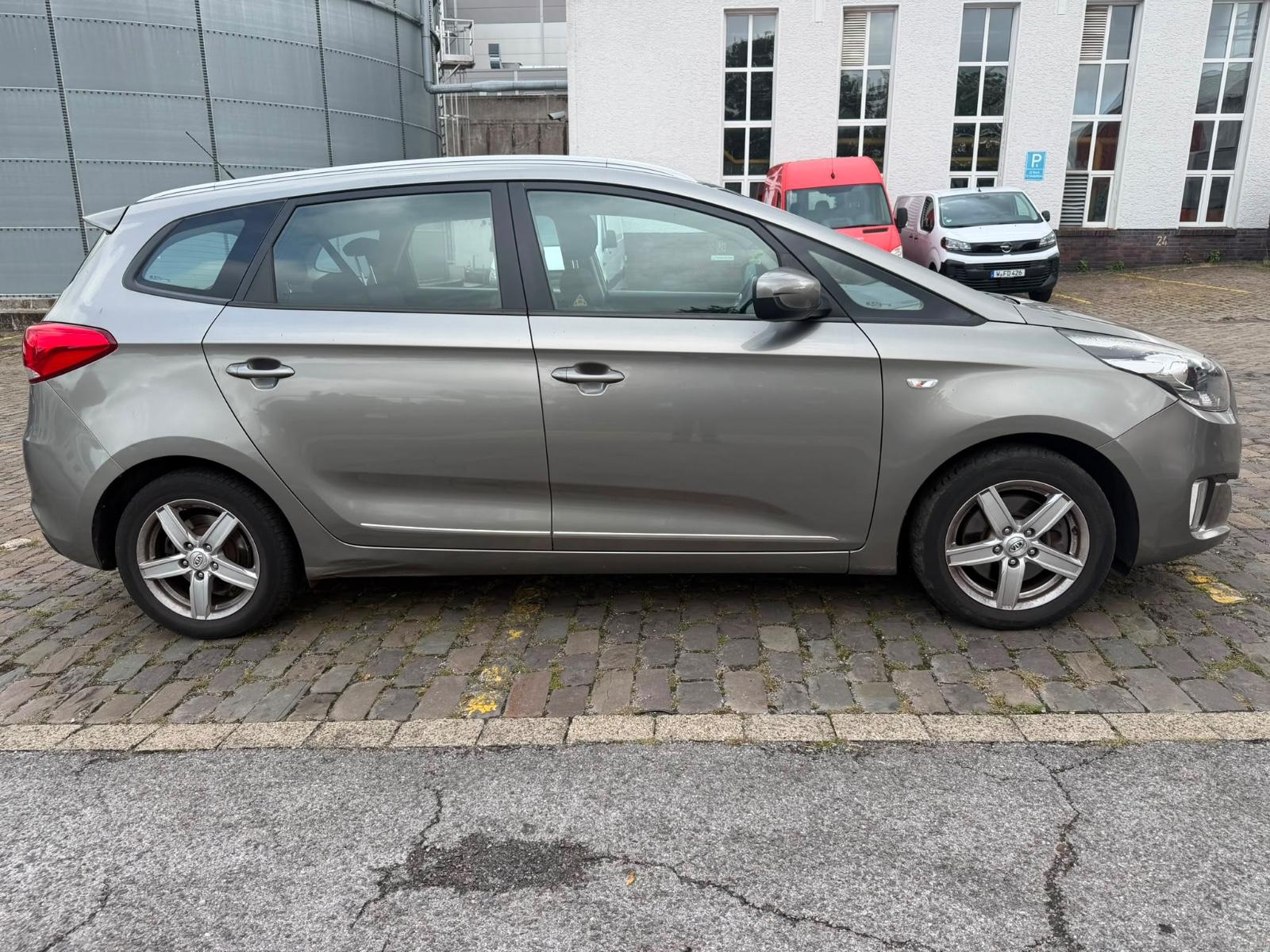 Kia Carens 2014 — photo 11