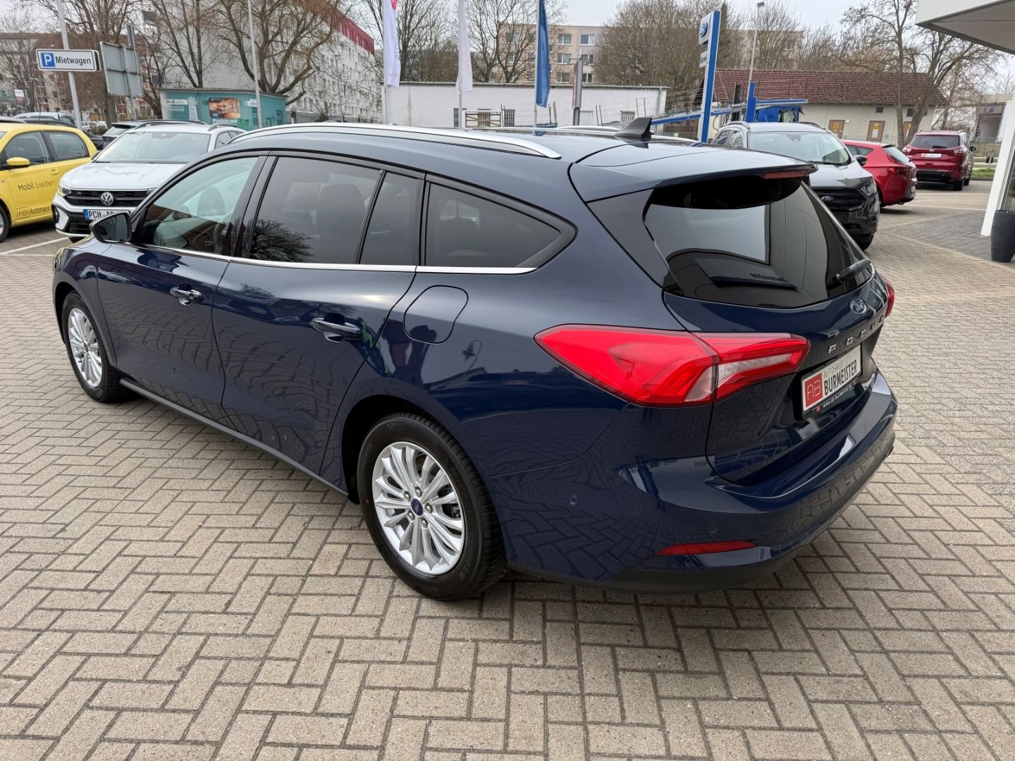Fahrzeugabbildung Ford Focus Titanium X Turnier HUD Navi Digitales Cock