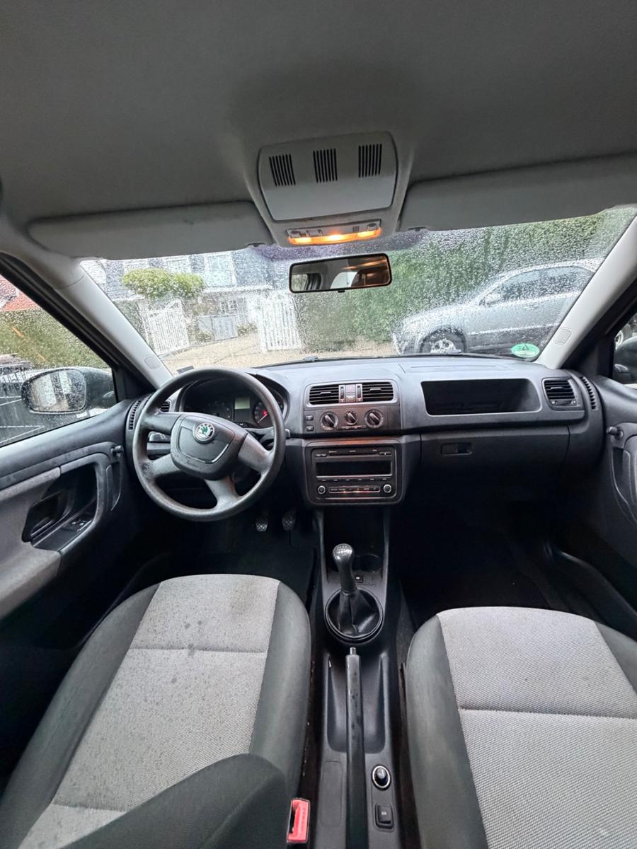 Skoda Fabia 2010 — photo 8
