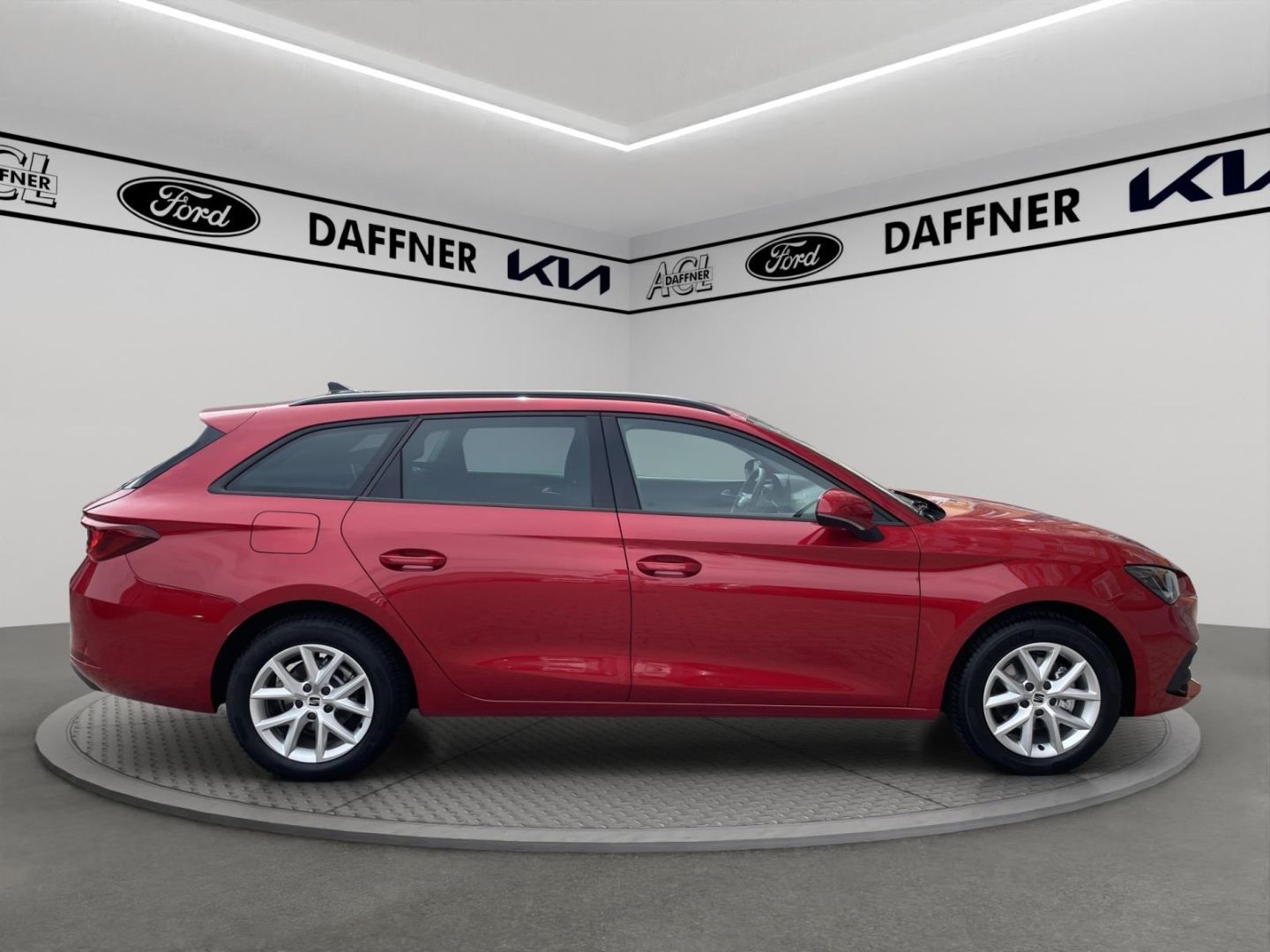 Fahrzeugabbildung SEAT Leon Sportstourer 1.5 Road Edition SpurhalteASS