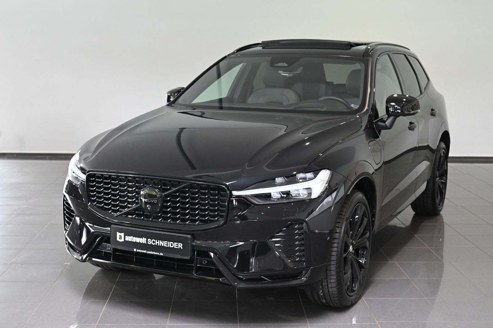 Volvo XC60 T8 Plug-In Hybrid AWD Black Edition AHK 