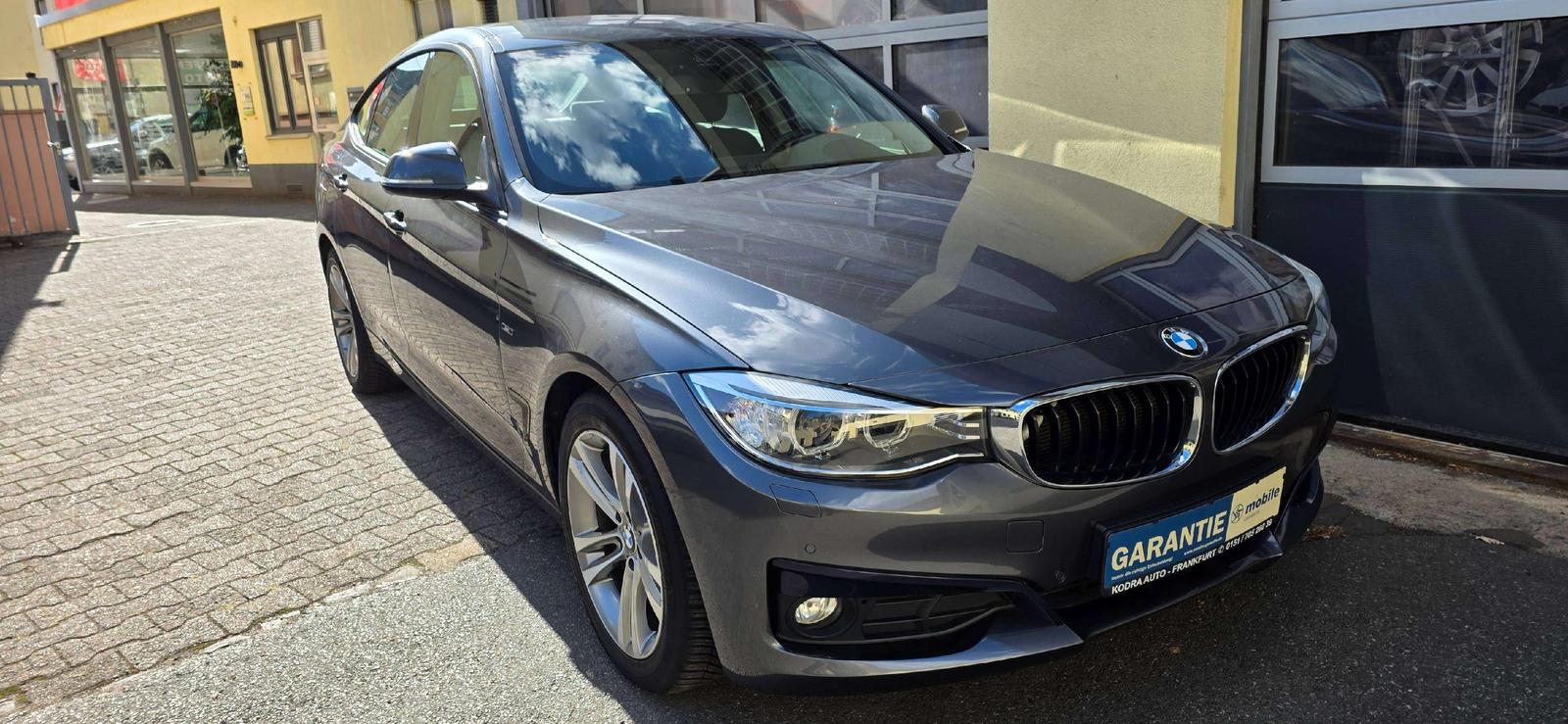 BMW 320 d*Sport xDrive* HUD* Xenon* Aut* Navi* Garan
