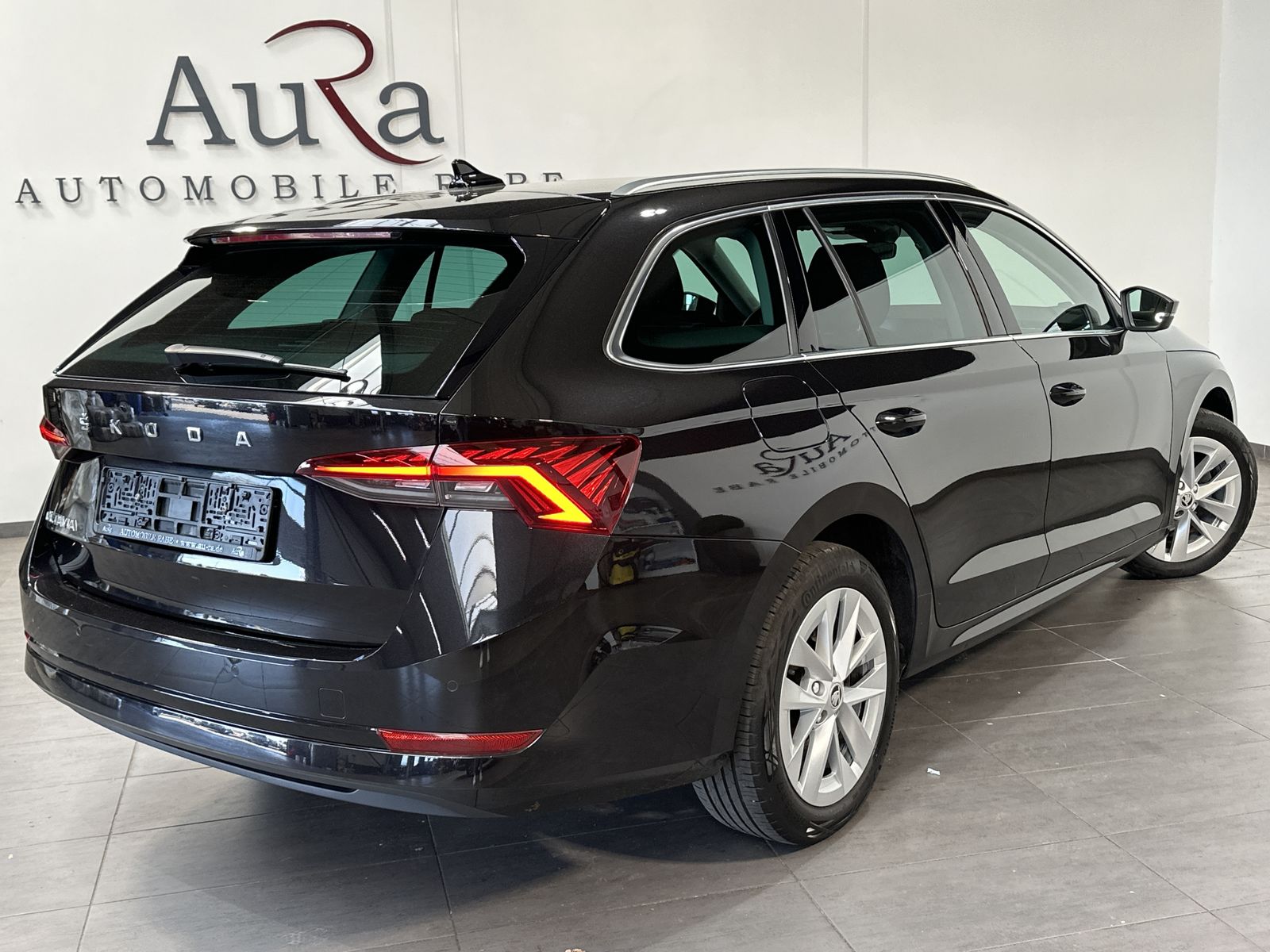 Fahrzeugabbildung SKODA Octavia Combi 2.0 TDI DSG First Edition NAV+LED