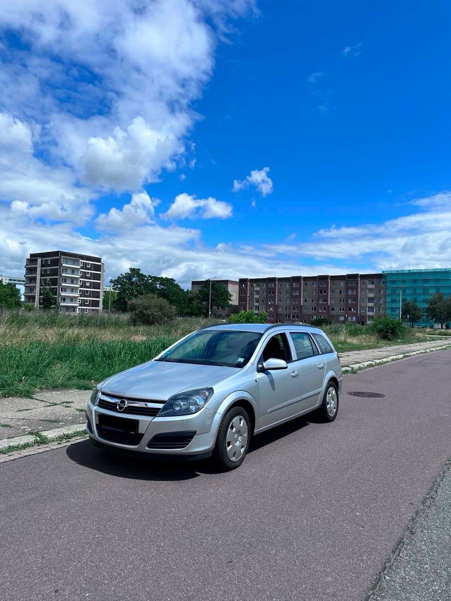 Opel Astra 2006 — engine 116 HP (85kW)