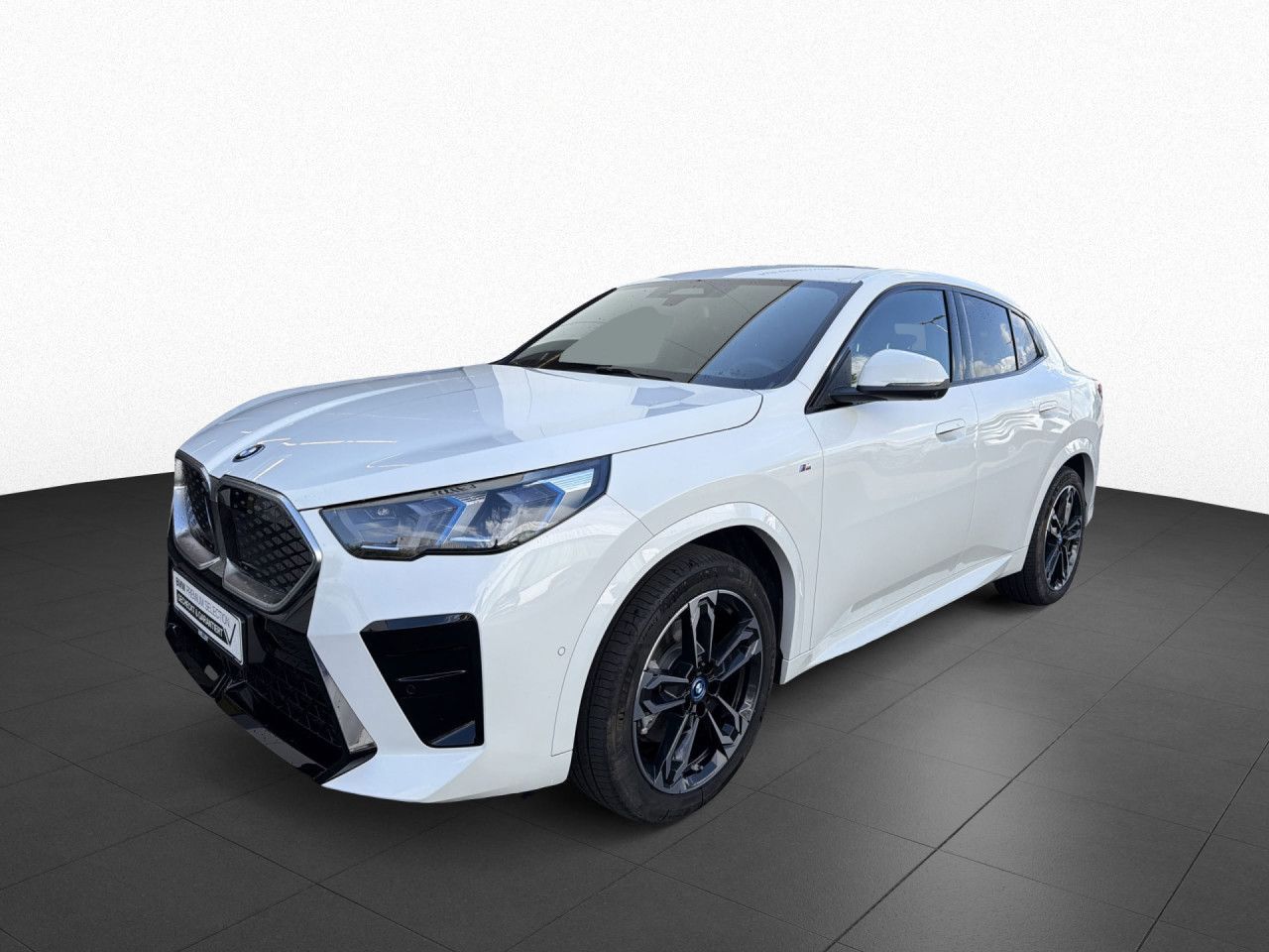 BMW iX2 - Bild 2