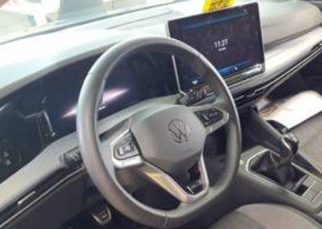 Fahrzeugabbildung Volkswagen Golf VIII Var. 1.5 TSI 110 kW+LED+AHK+GJR+TOTWIN