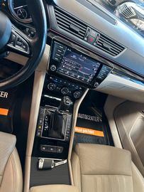 Skoda Superb Lim. L&K 4x4 *Leder*TÜV*Sitzh.*Sitzbelüft