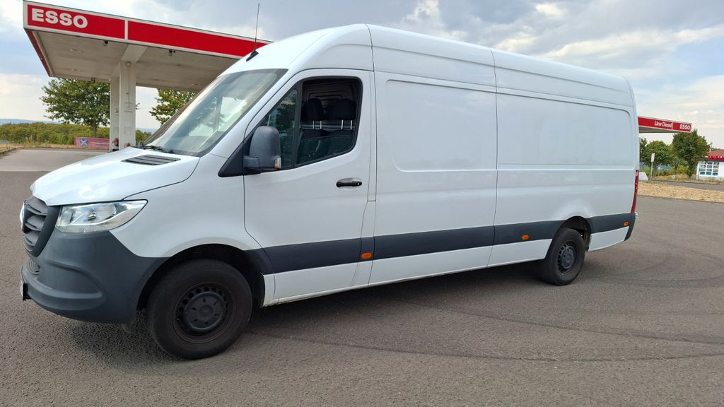 Image of Mercedes-Benz Sprinter