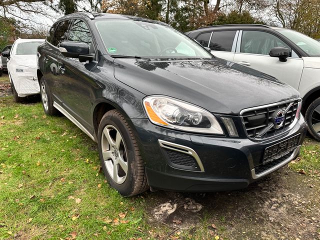 Volvo XC60 Summum AWD AUTOMATIK LEDER PANO AHK