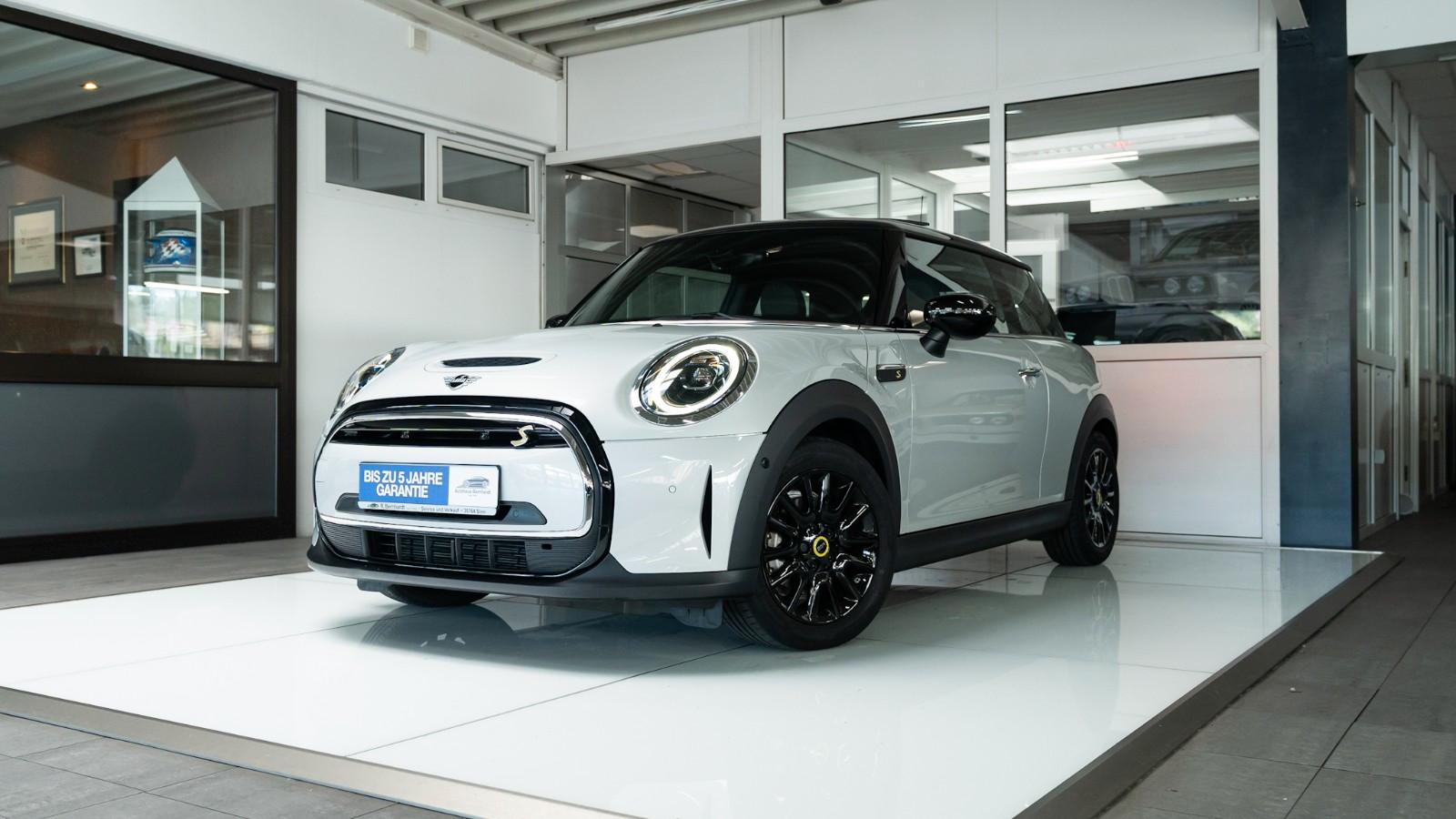 MINI Cooper SE Classic Trim PanoDach RückFahrKam uvm.