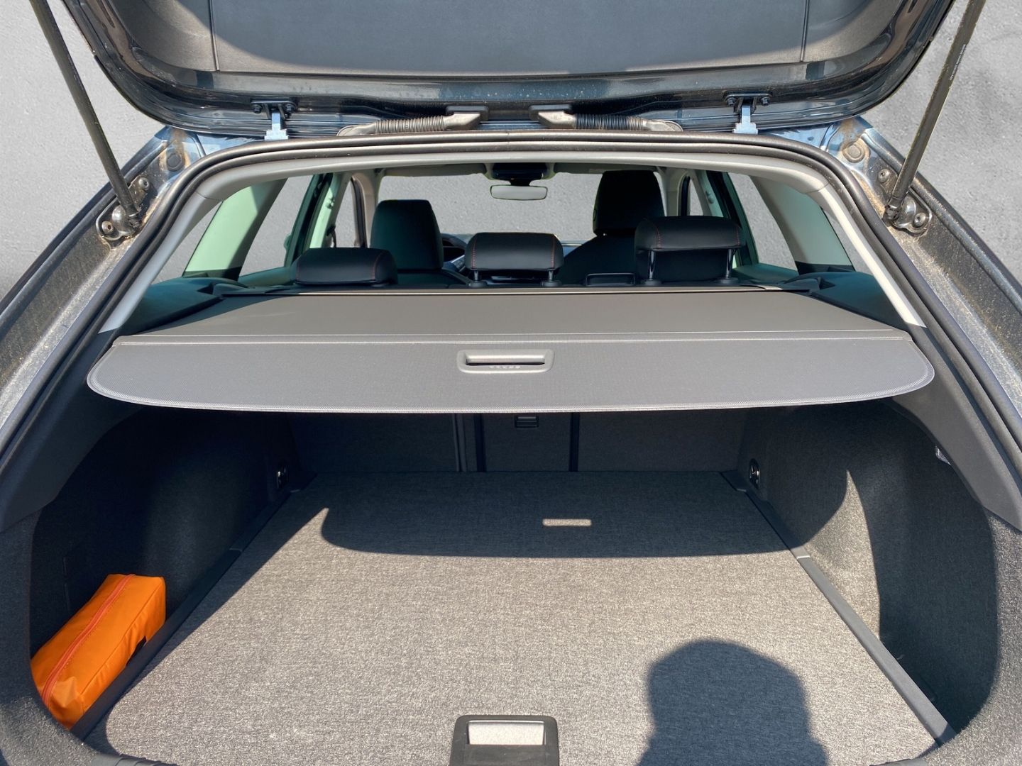 Fahrzeugabbildung SEAT Leon Sportstourer FR 2.0 TDI EU6d *Navi *digital