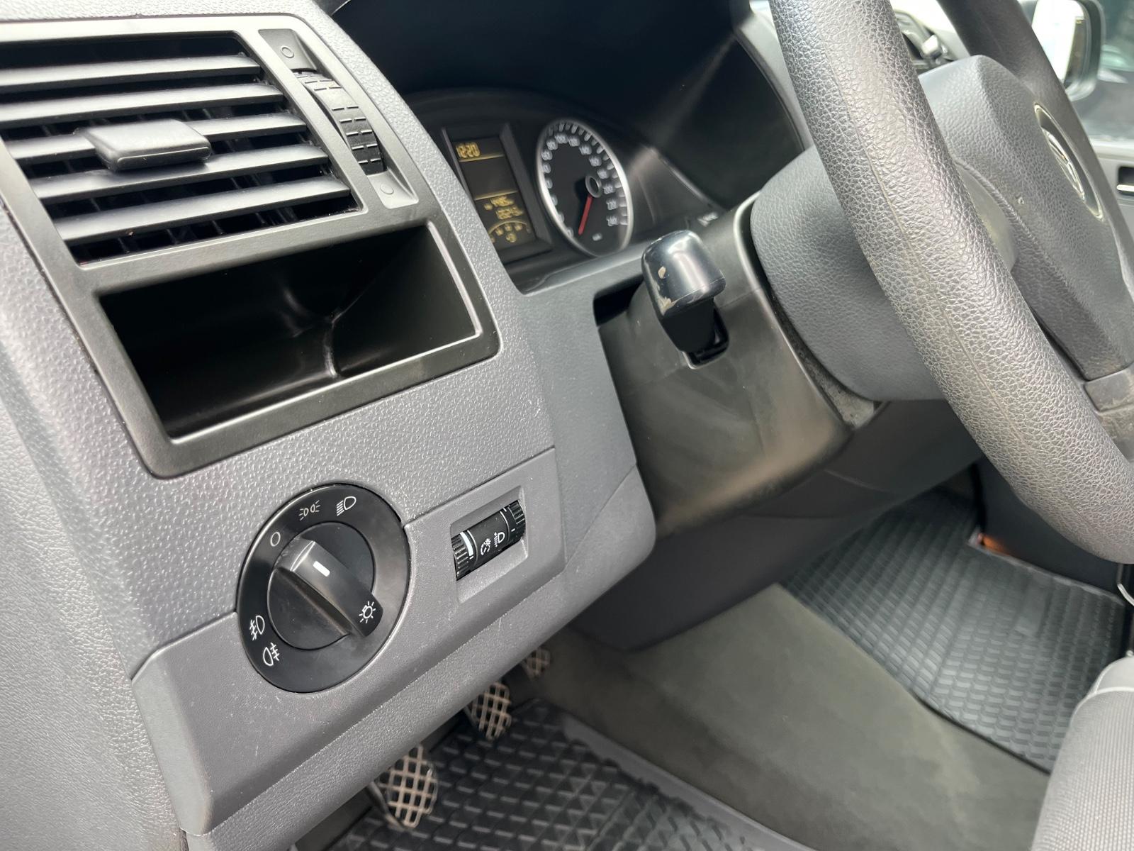 VOLKSWAGEN T5 MULTIVAN 2.0 TDI 140ch - STARLINE - ATTELAGE - PARK ASSIST AVANT/ARRIÈRE - CHAUFFAGE AUXILIAIRE - 1 ERE MAIN