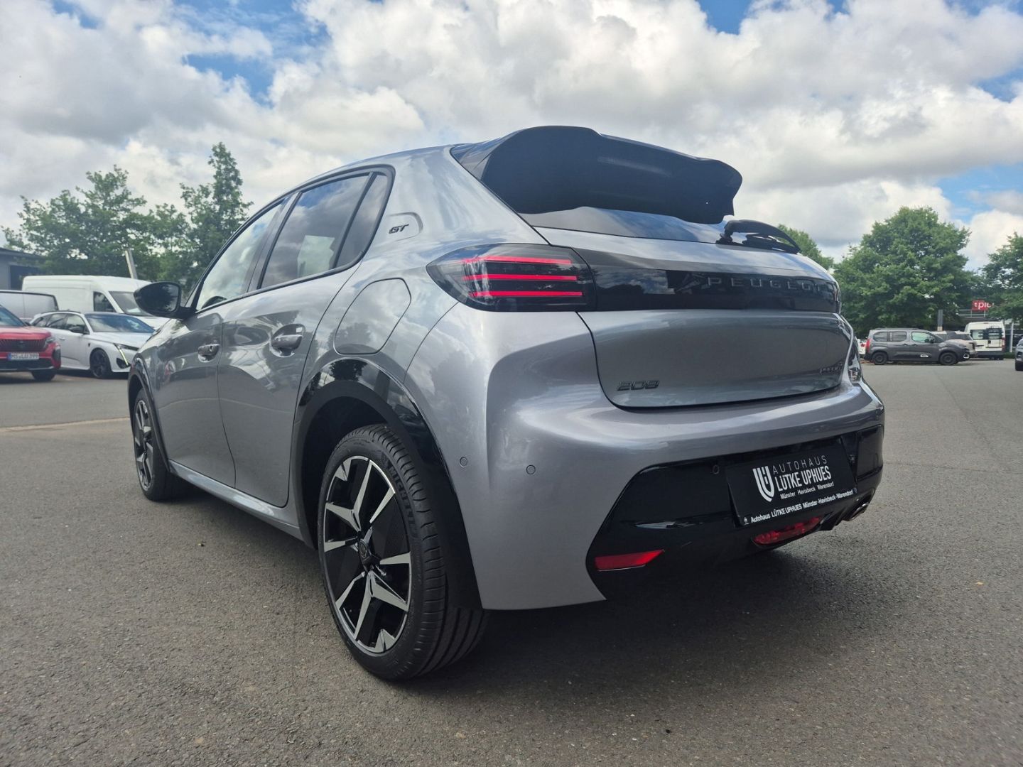 Fahrzeugabbildung Peugeot 208 GT Hybrid 110 e-DSC6 Navi ACC CarPlay SHZ