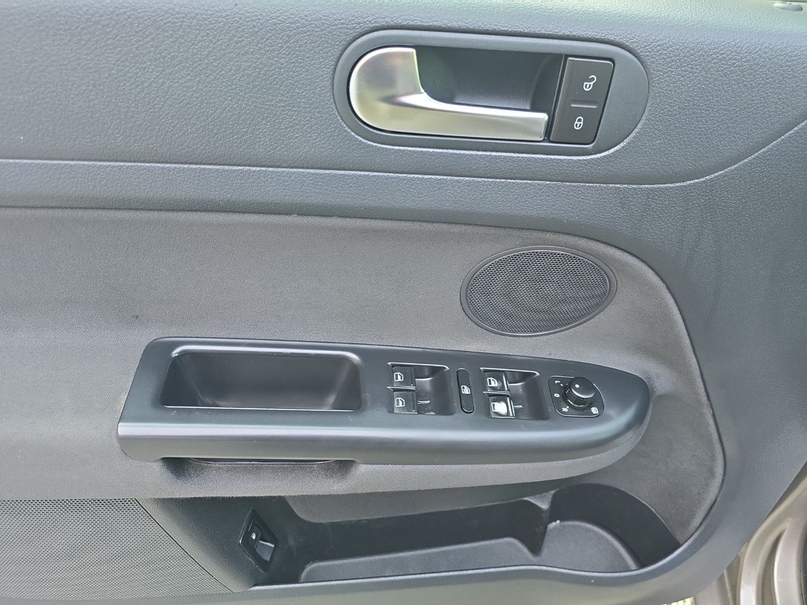 Fahrzeugabbildung Volkswagen Golf Plus VI Life*AUTOMATiK*SHZG*ALU*AHK