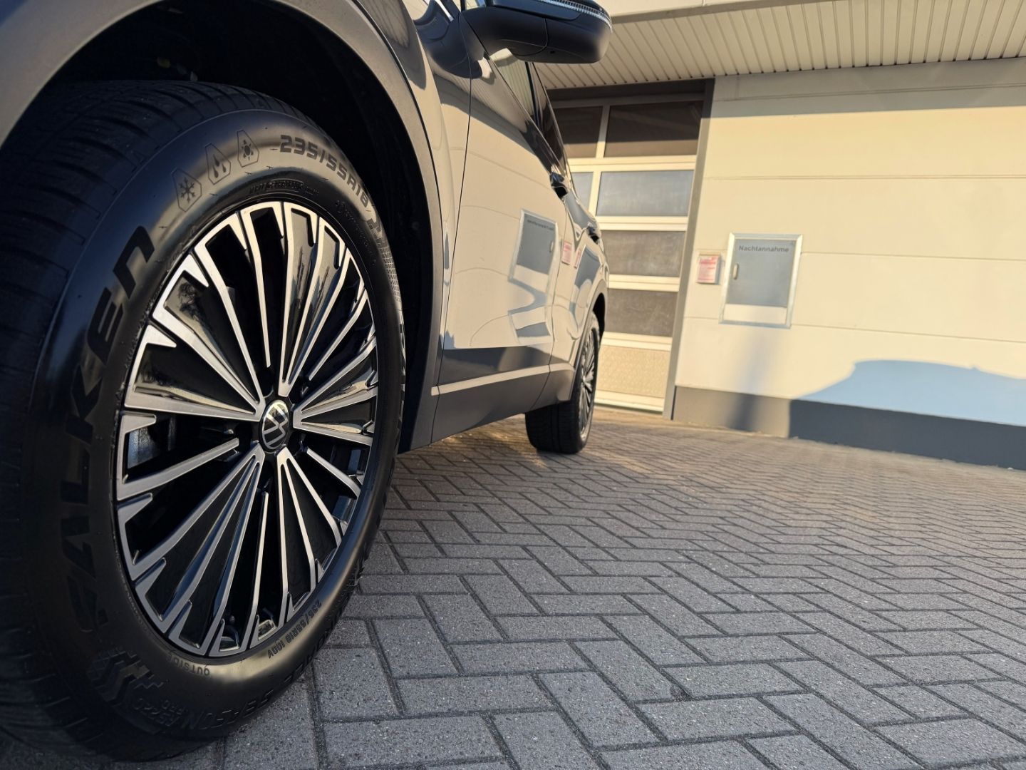Fahrzeugabbildung Volkswagen Tiguan 1.5 eTSI 110 kW Life Navi Digitales Cockp