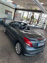 Peugeot 207 CC Cabrio Automatik - Peugeot 207 mit Benzin-Antrieb: Cabrio, Automatik