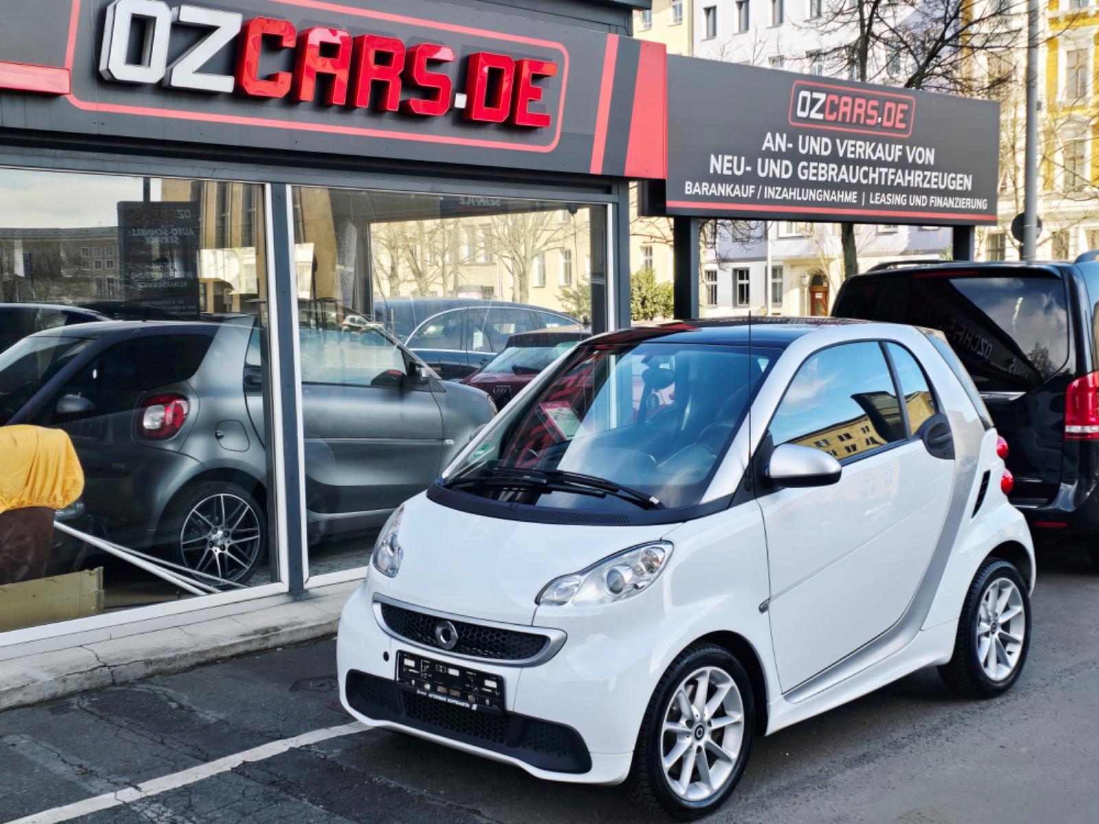 Smart ForTwo*NAVI*SERVO*SZHZG*PANO*ALLWETTER*TÜV NEU