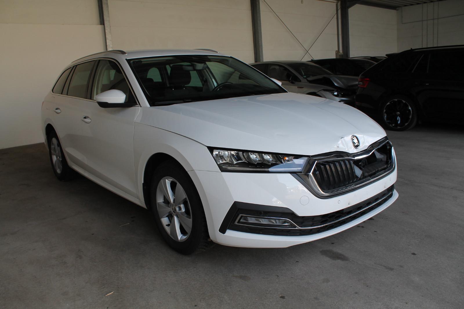 Skoda Octavia 2.0 TDI DSG Selection Combi LED HUD