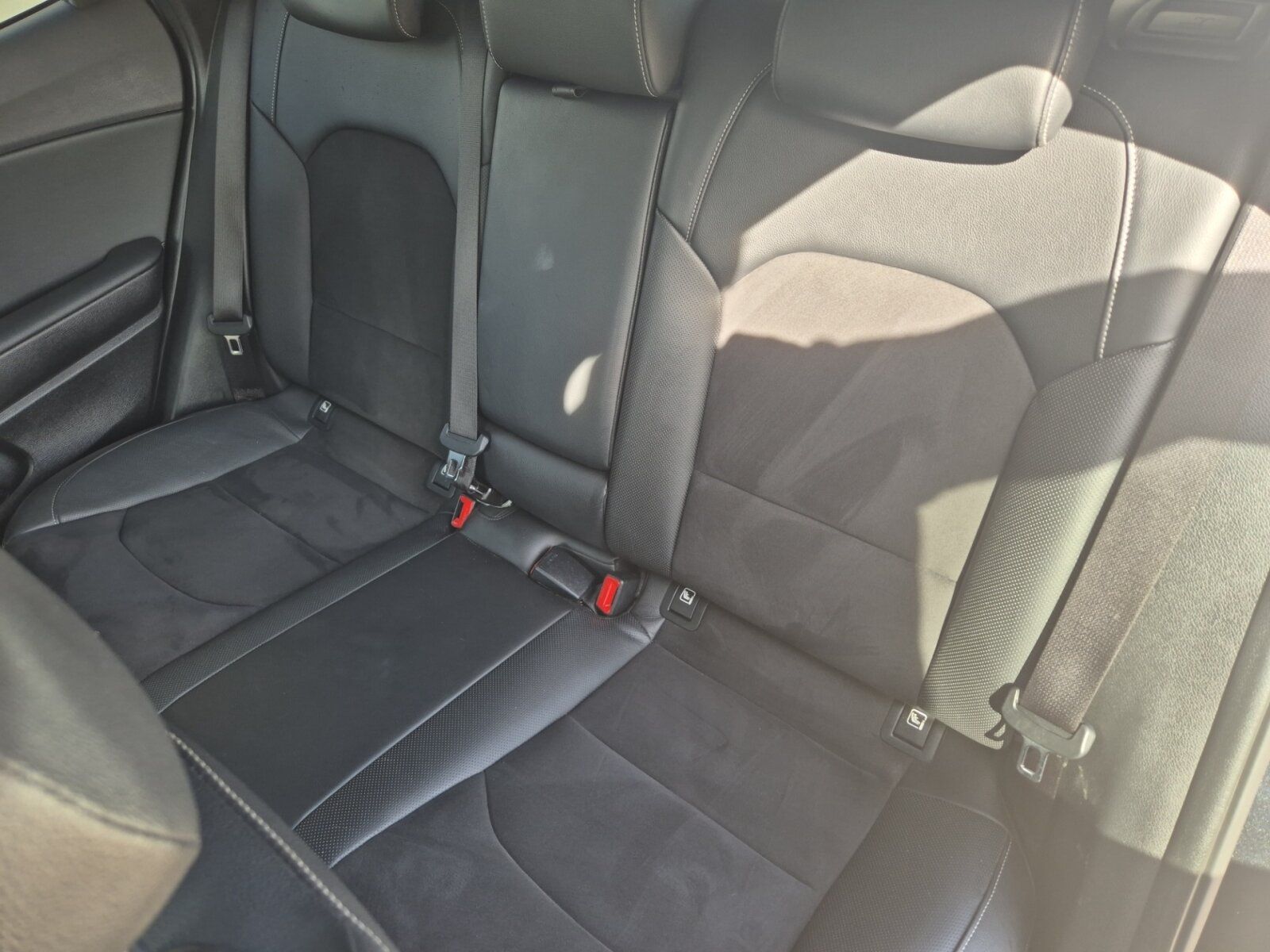 Fahrzeugabbildung Kia Xceed 1.5 T-GDI Black Xdition Xclusive-Paket