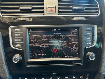 Volkswagen Golf VII Lim. Allstar BMT *Navi*