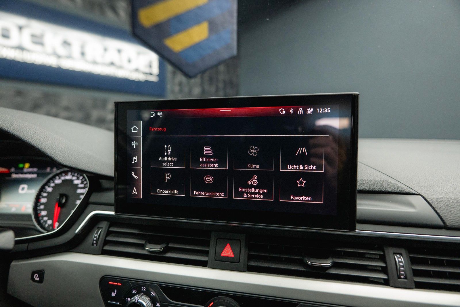Fahrzeugabbildung Audi A4 Lim. 40 TFSI advanced Sport *DAB*LED*ACC*