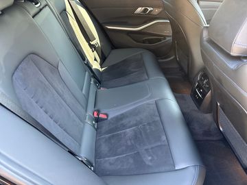 BMW M340d xDrive Touring Head-Up HK HiFi DAB WLAN RF