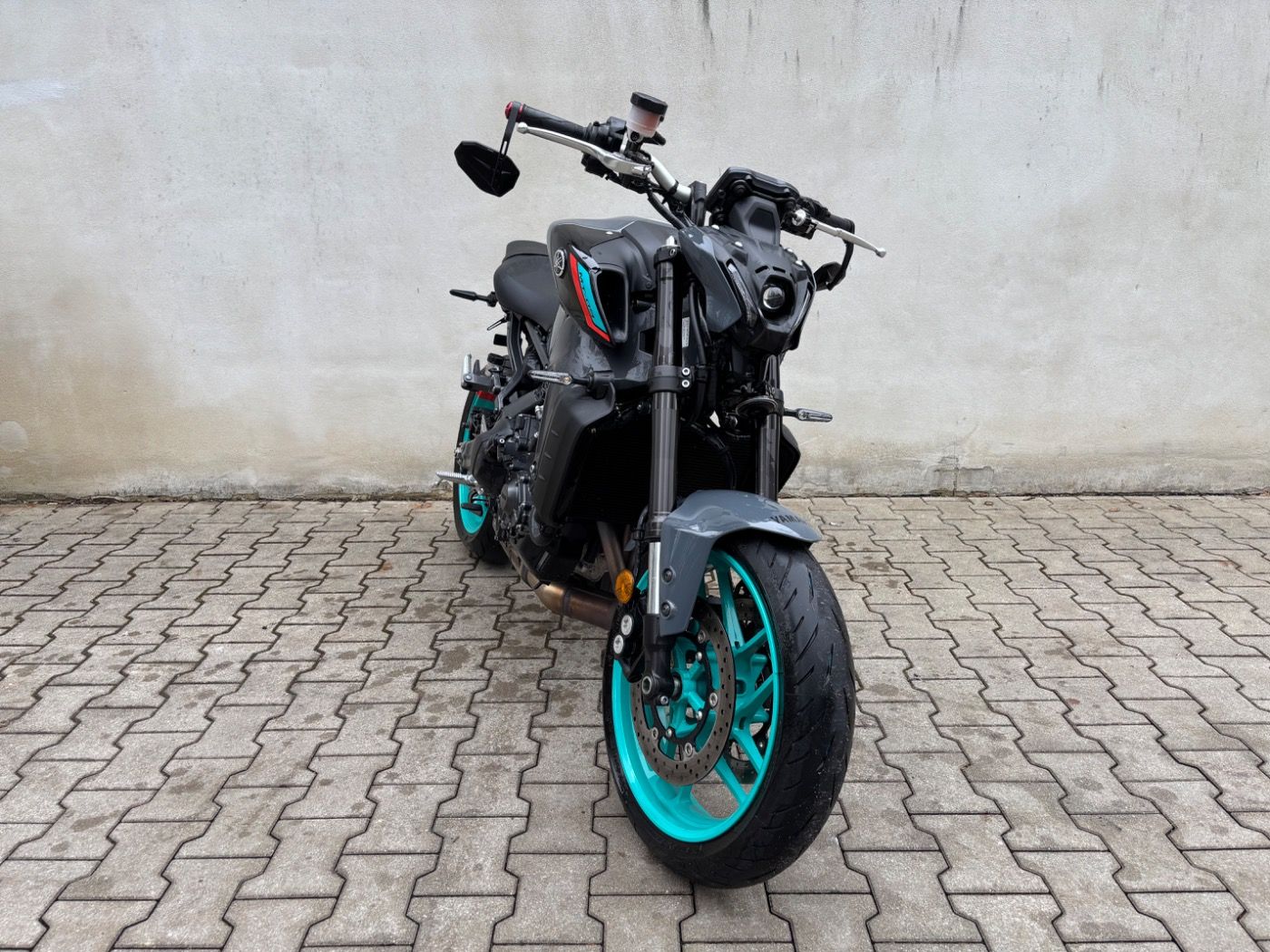 Fahrzeugabbildung Yamaha MT 09 35 KW kurzer Kennzeichenhalter Lenkerendsp