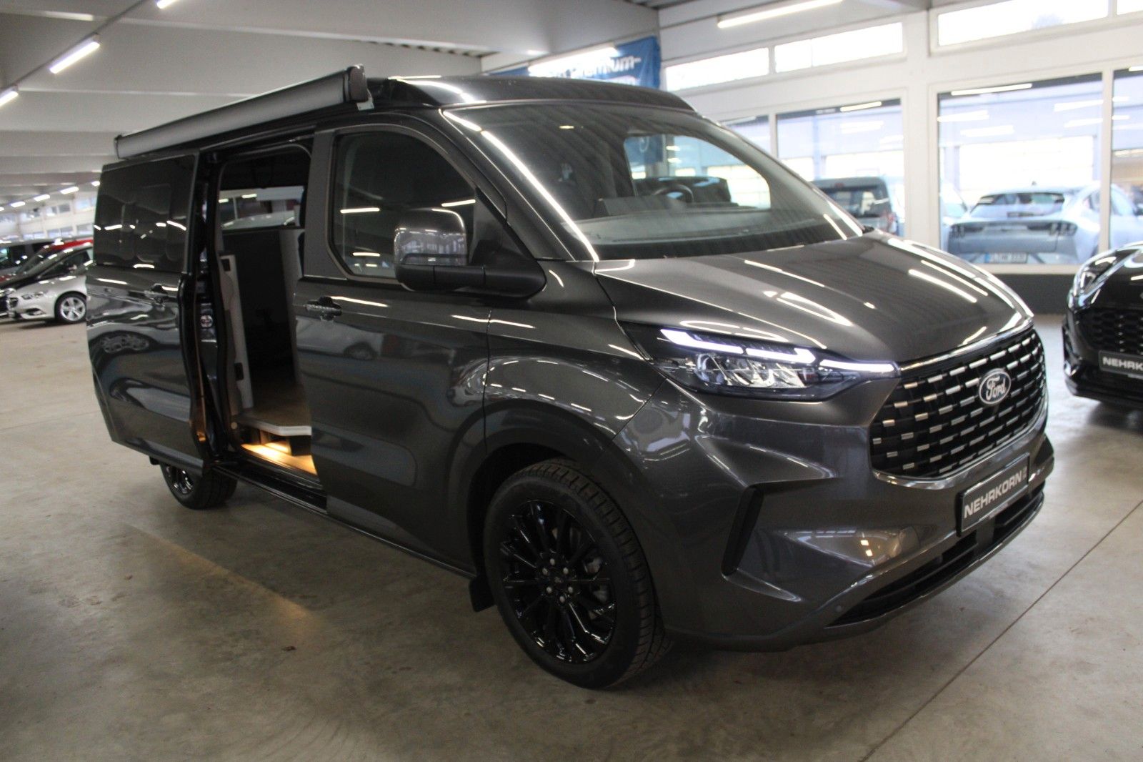 Fahrzeugabbildung Ford Transit Custom Nugget L1 Titanium Aufstelldach