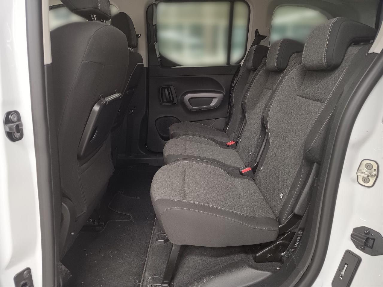 Fahrzeugabbildung Opel Combo Life E 1.5 Diesel Automatik