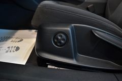 AUDI A4 2.0 TDI Avant~Navi~Bluetooth~Bi-Xenon~AHK AUDI A4 2.0 TDI Avant~Navi~Bluetooth~Bi-Xenon~AHK