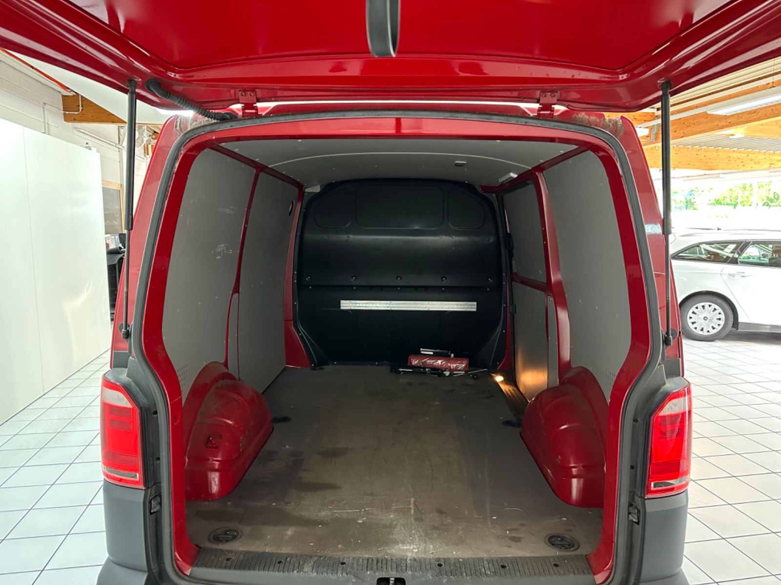 Fahrzeugabbildung Volkswagen T6 Transporter Kasten*PDC*Klima*