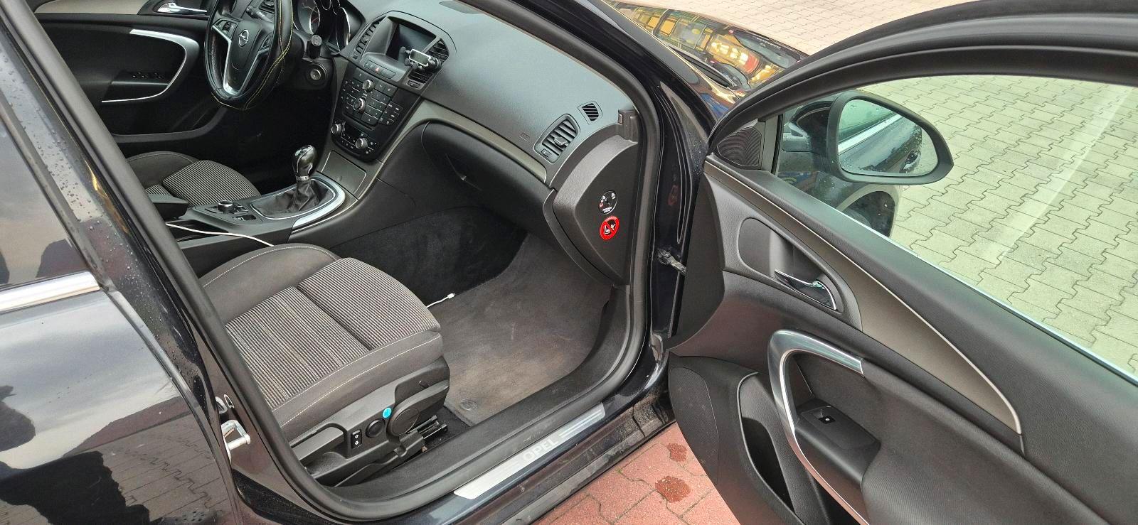 Opel Insignia 2013 — photo 11