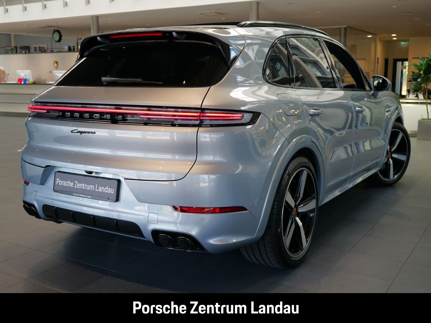 Porsche Cayenne E-Hybrid Black Edition id Clubleder BOSE imagem 2