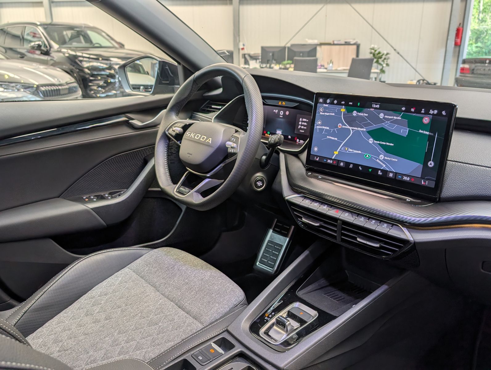 Fahrzeugabbildung SKODA Octavia 1.5 TSI Sportline Pano Matrix AHK 5J-Gar