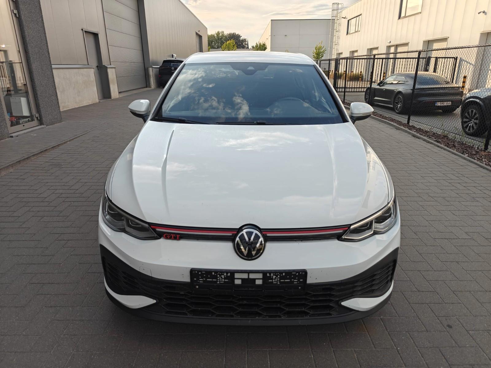 Volkswagen Golf VIII GTI CLUBSPORT 300PS FAHRBEREIT