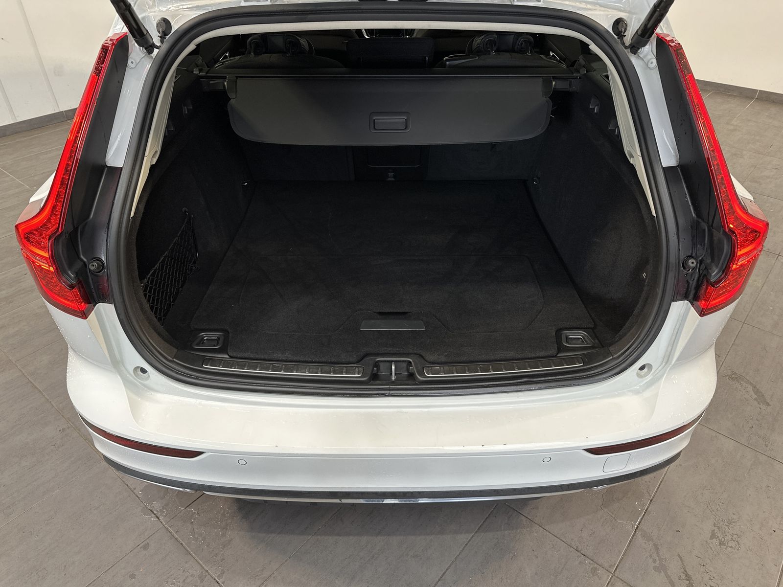Fahrzeugabbildung Volvo V60 T6 Hybrid AWD INSCRIPTION NAV+LED+AHK+VC+HUD