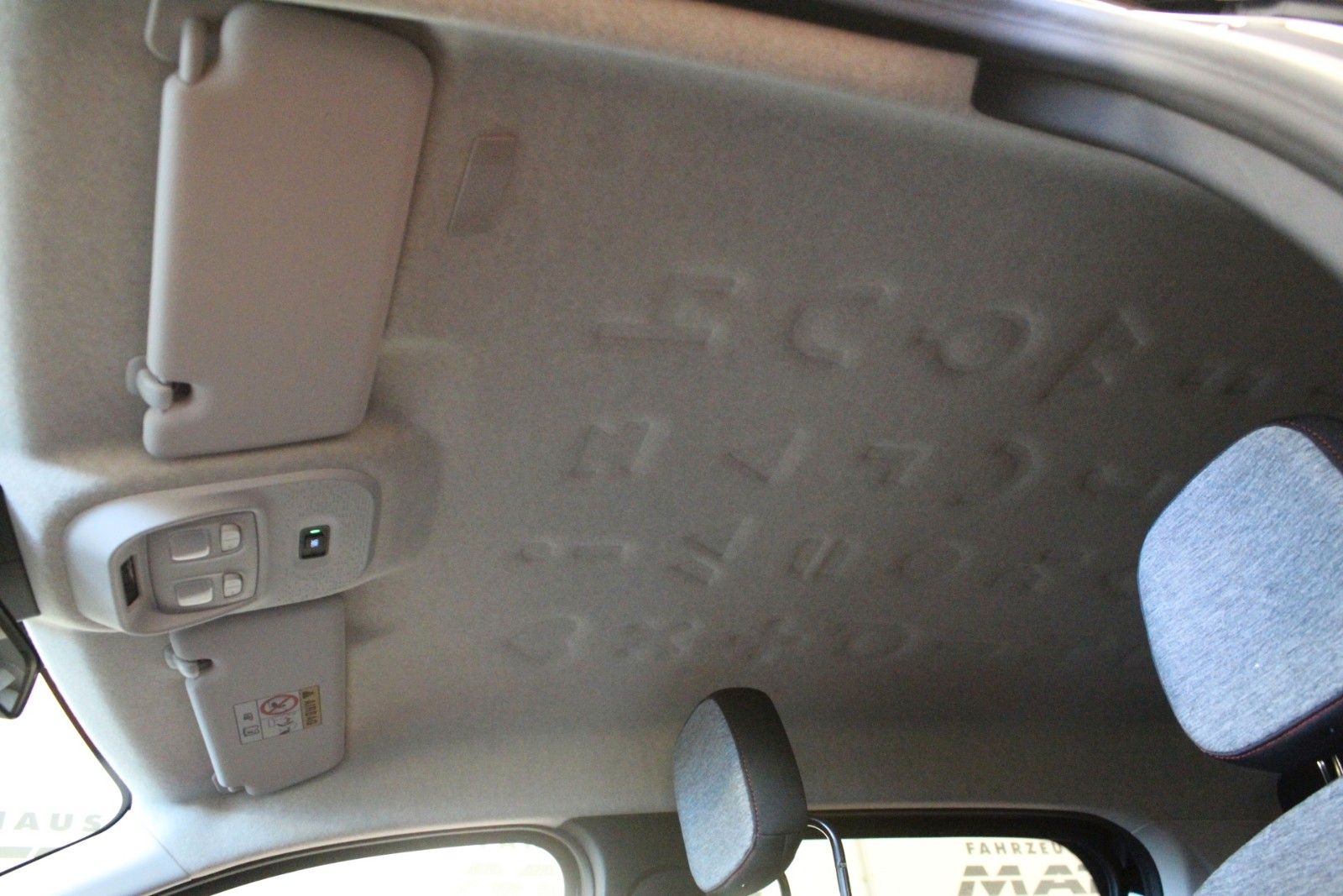 Fahrzeugabbildung Renault Twingo E-Tech 80 Urban Range *Techno*Sitzheizung