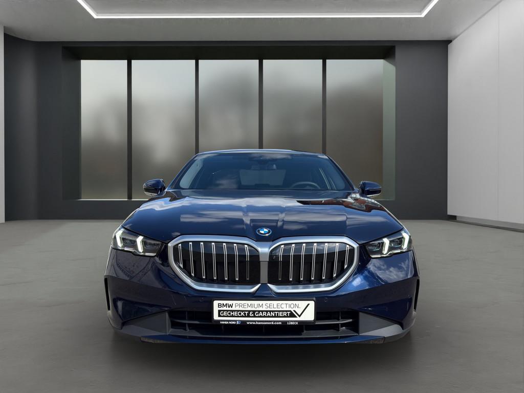 BMW 530e Lim. HYBRID LED NAVI HUD PANO ACC 360° 19"