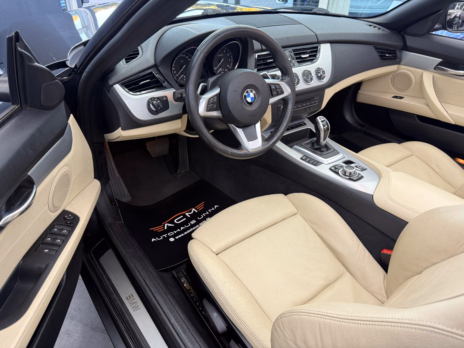 BMW Z4 sDrive35i 306 ch – Roadster – Boîte automatique – Cuir – Navigation