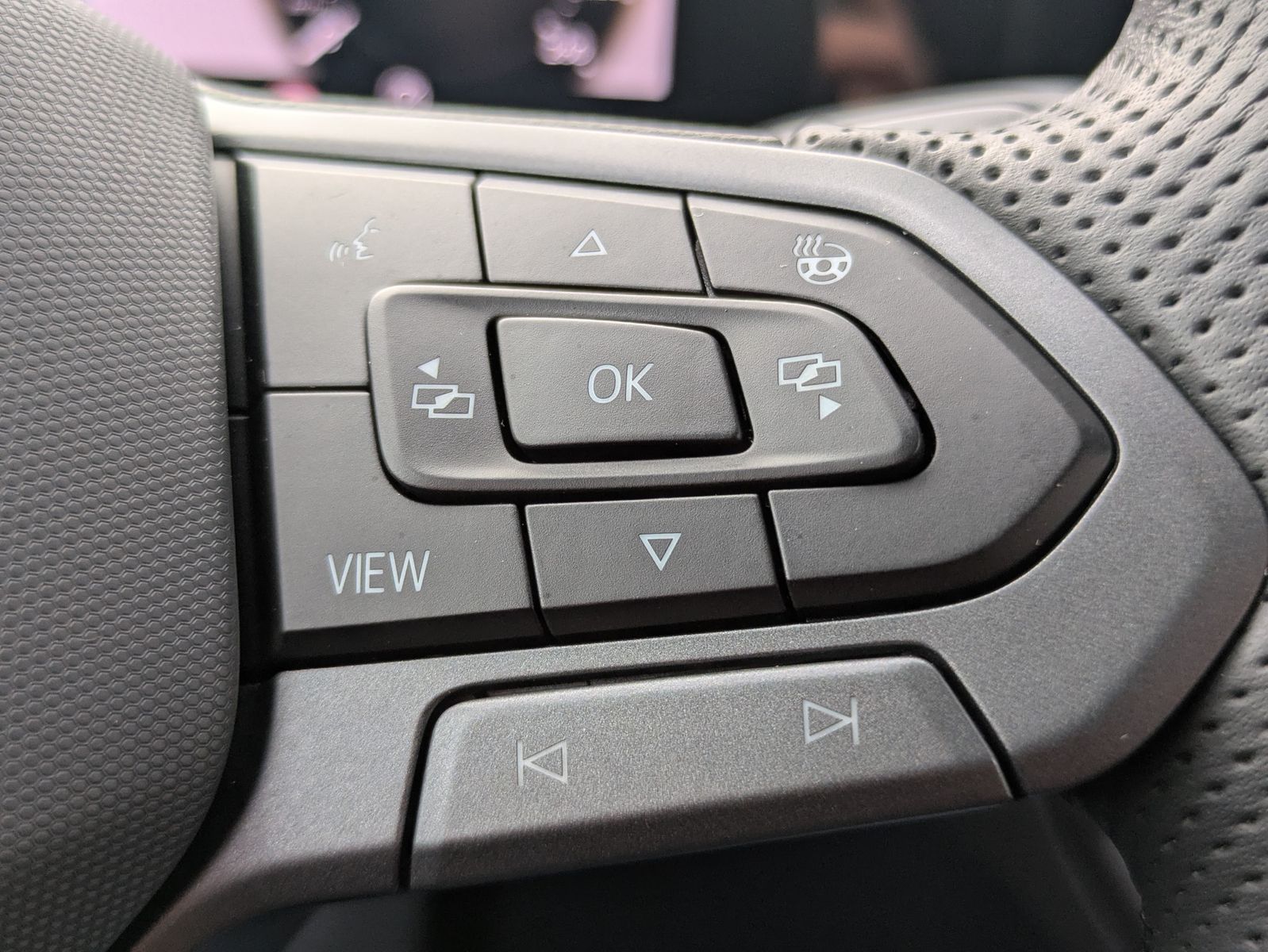 Fahrzeugabbildung Volkswagen Tayron 2.0 TDI 4M R-Line 7Si*MATRIX*AHK*PANO*HUD