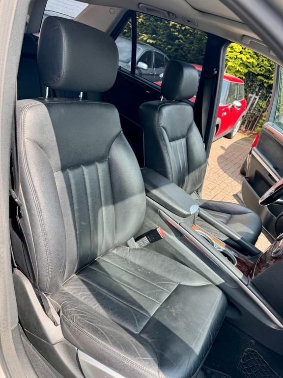 Mercedes-Benz ML 320