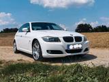BMW 325xi (E90) Limousine - BMW 325: 325xi
