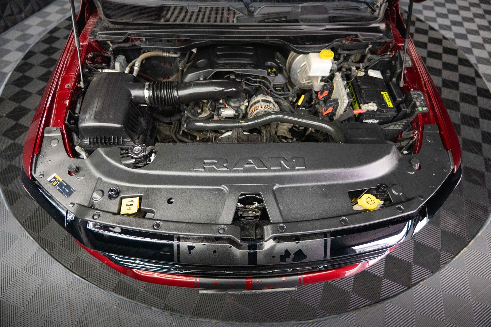 Fahrzeugabbildung Dodge RAM 5.7 V8 HEMI 4x4 OFFROAD Night Limited LONG