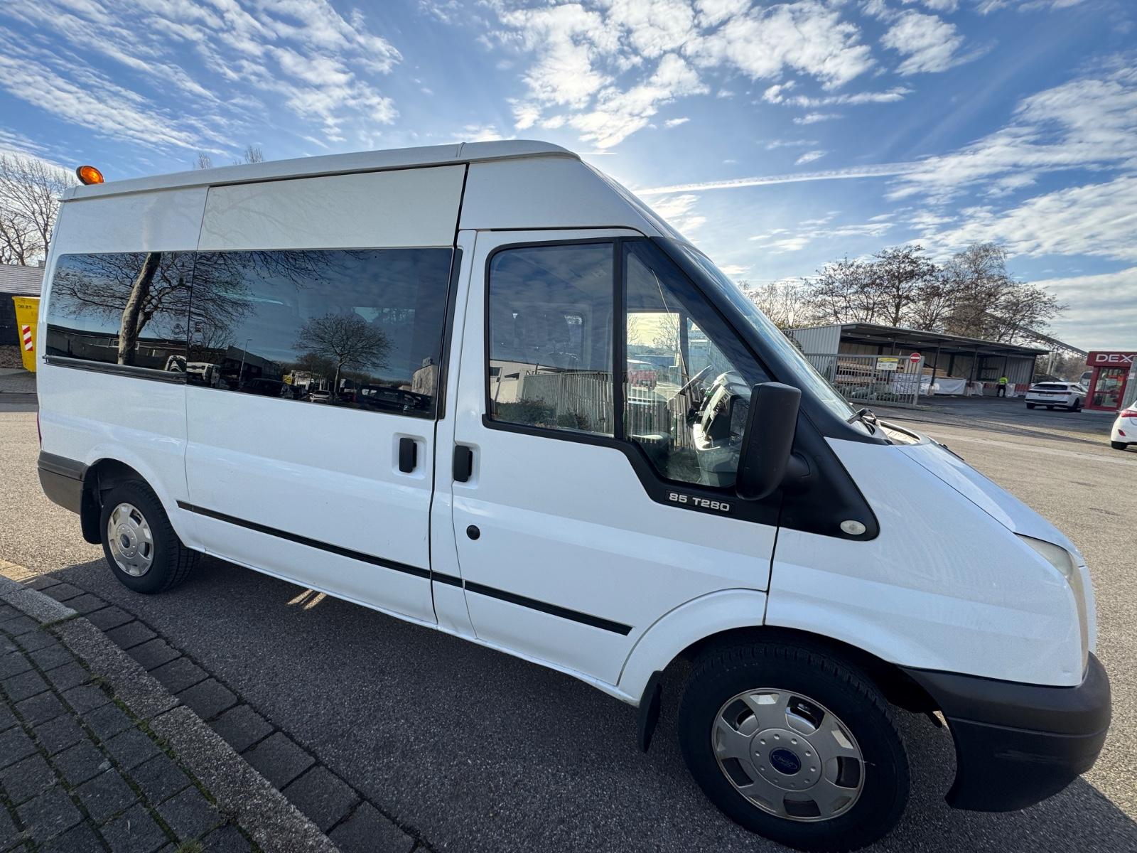 Ford Transit Rollstuhlrampe  9-Sitzer Klima TÜV 12/26