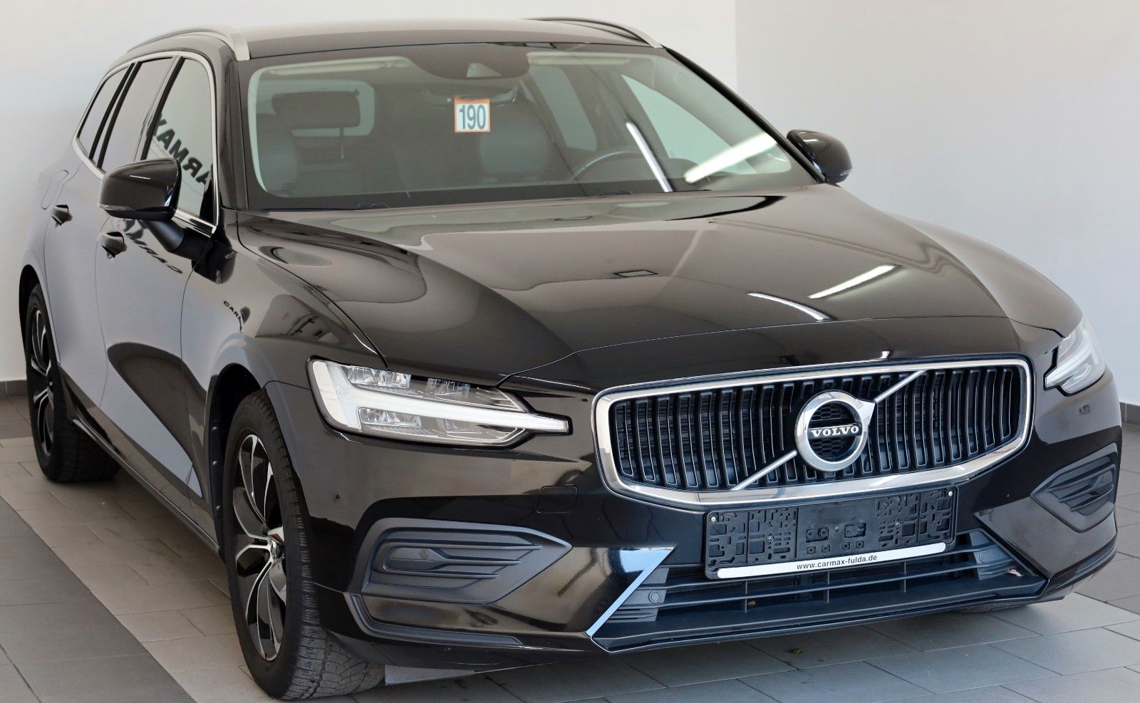 Fahrzeugabbildung Volvo V60 Kombi Momentum Pro T.Leder,Navi,LED,AppleCar